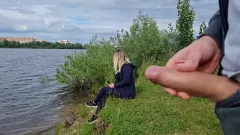 play L'esposizionista rischia tutto: masturbarsi davanti a una MILF amatoriale solitaria in natura