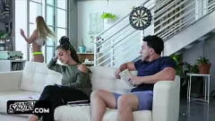 play Sloan Harper zostaje złapany w zakazanym romansie z pasierbem Peterem Greenem