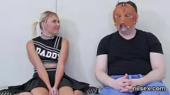 play Versautes Teenie-Mädchen bekommt in einer bizarren Anstalts-Ficksession mit BDSM und Arschlecken eine extreme Arschlochbehandlung