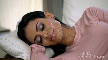 play Fodido com amiga morena ejaculou na mulher enquanto dormia