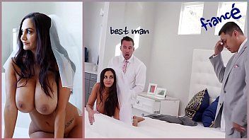 play La señorita de grandes tetas tiene sexo duro con un hombre que es buen amigo de su marido