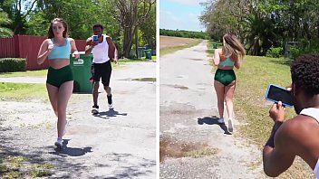 play Black pénètre autant qu'il peut une escorte sportive