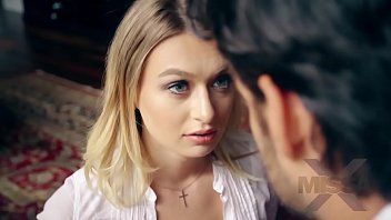 play Filme xxx cu fete pitice ce face sex cu amantul
