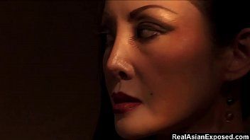 play Esta prostituta de aldeia tem seios ideais e se submete a qualquer perversão sexual