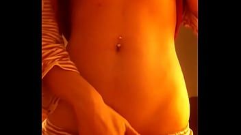 play Este milf si are sanii mari aceasta curva hot si doreste sa fie fututa de un tip dotat