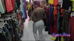 play امرأة سمراء اللاتينية الاباحية الملحقات شخص غريب في جلسة شرجية مع كريمبي
